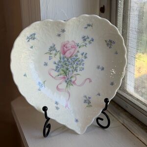 Heart-Shaped Floral Decorative Plate with Pink Rose and Blue Forget-Me-Nots